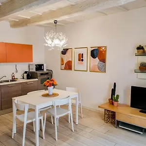 Little Sweet In Appartement
